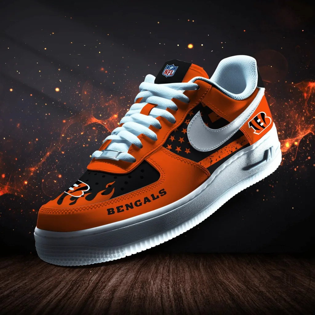 Cincinnati Bengals NFL Team Logo Orange and Black Low Top Sneakers Cincinnati Bengals NFL Team Logo Orange and Black Low Top Sneakers